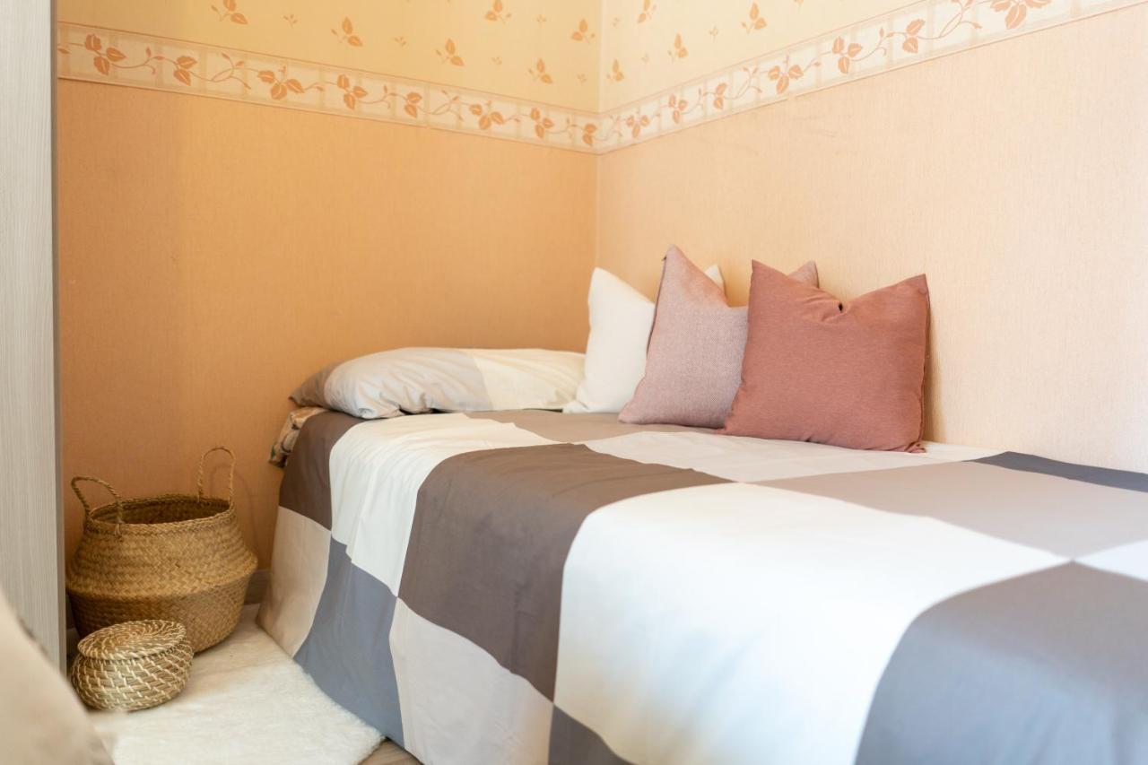 Ferienwohnung Pietra Ligure Downtown Convenience -Free Parking Exterior foto