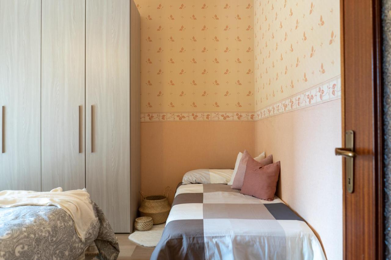 Ferienwohnung Pietra Ligure Downtown Convenience -Free Parking Exterior foto