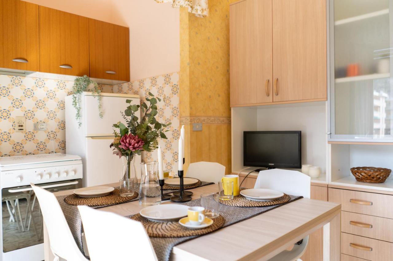 Ferienwohnung Pietra Ligure Downtown Convenience -Free Parking Exterior foto