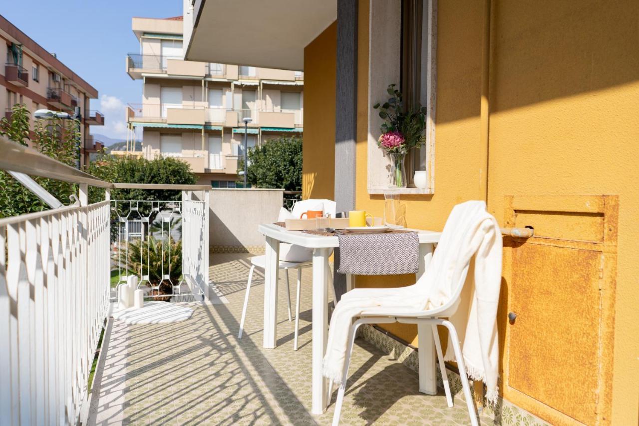 Ferienwohnung Pietra Ligure Downtown Convenience -Free Parking Exterior foto
