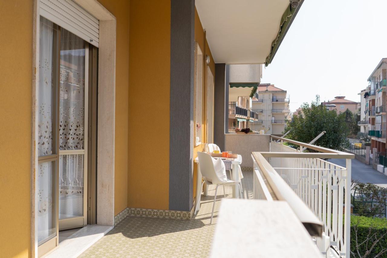 Ferienwohnung Pietra Ligure Downtown Convenience -Free Parking Exterior foto