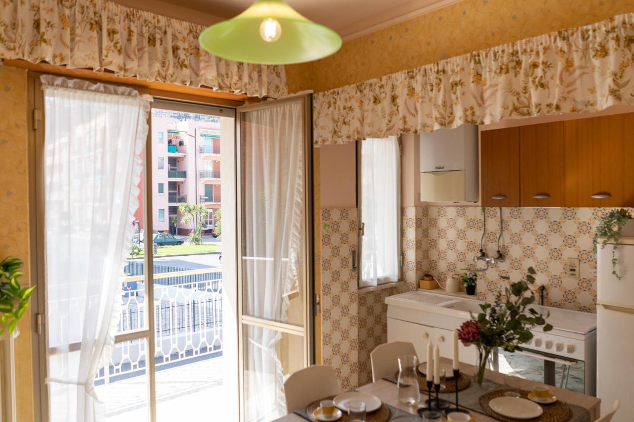 Ferienwohnung Pietra Ligure Downtown Convenience -Free Parking Exterior foto